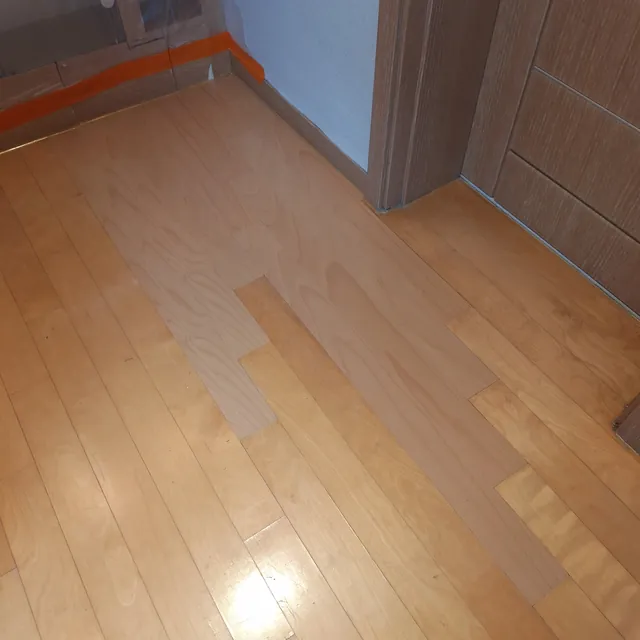화장실 앞 수도 배관 누수 온돌마루 부분 보수 이후